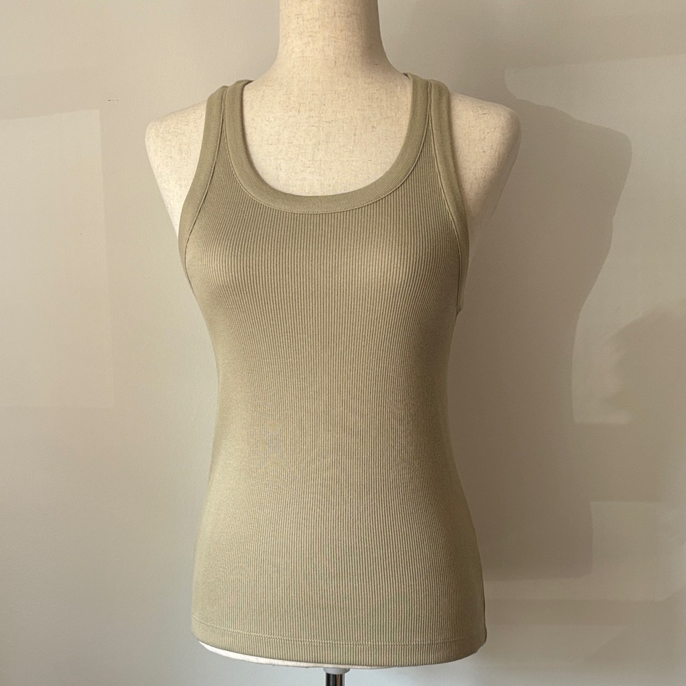 NWT Vince Ribbed Scoop Neck Tank Top